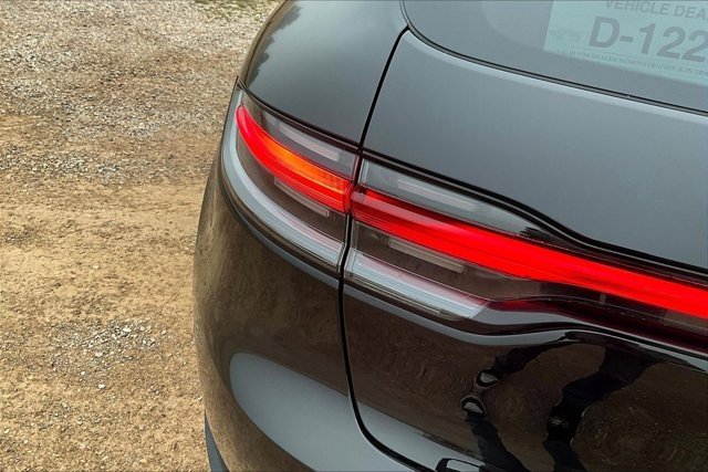 Used 2022 Porsche Macan image 23