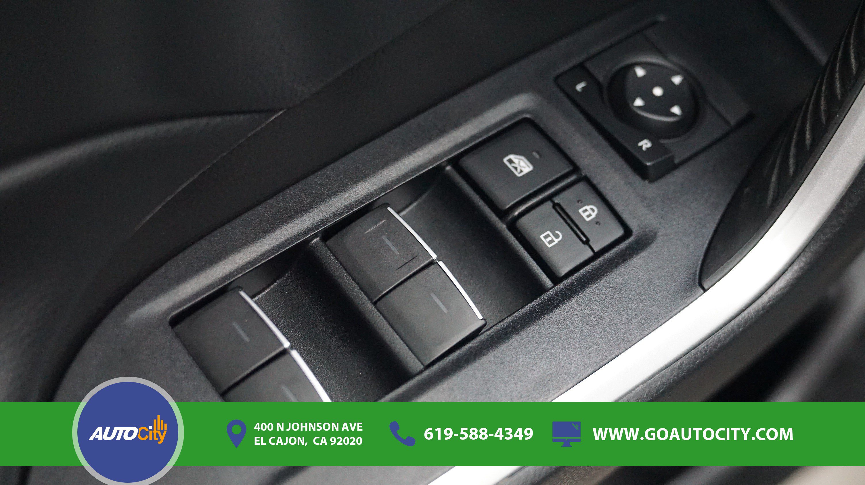 Used 2022 Toyota RAV4 XLE Premium FWD image 18