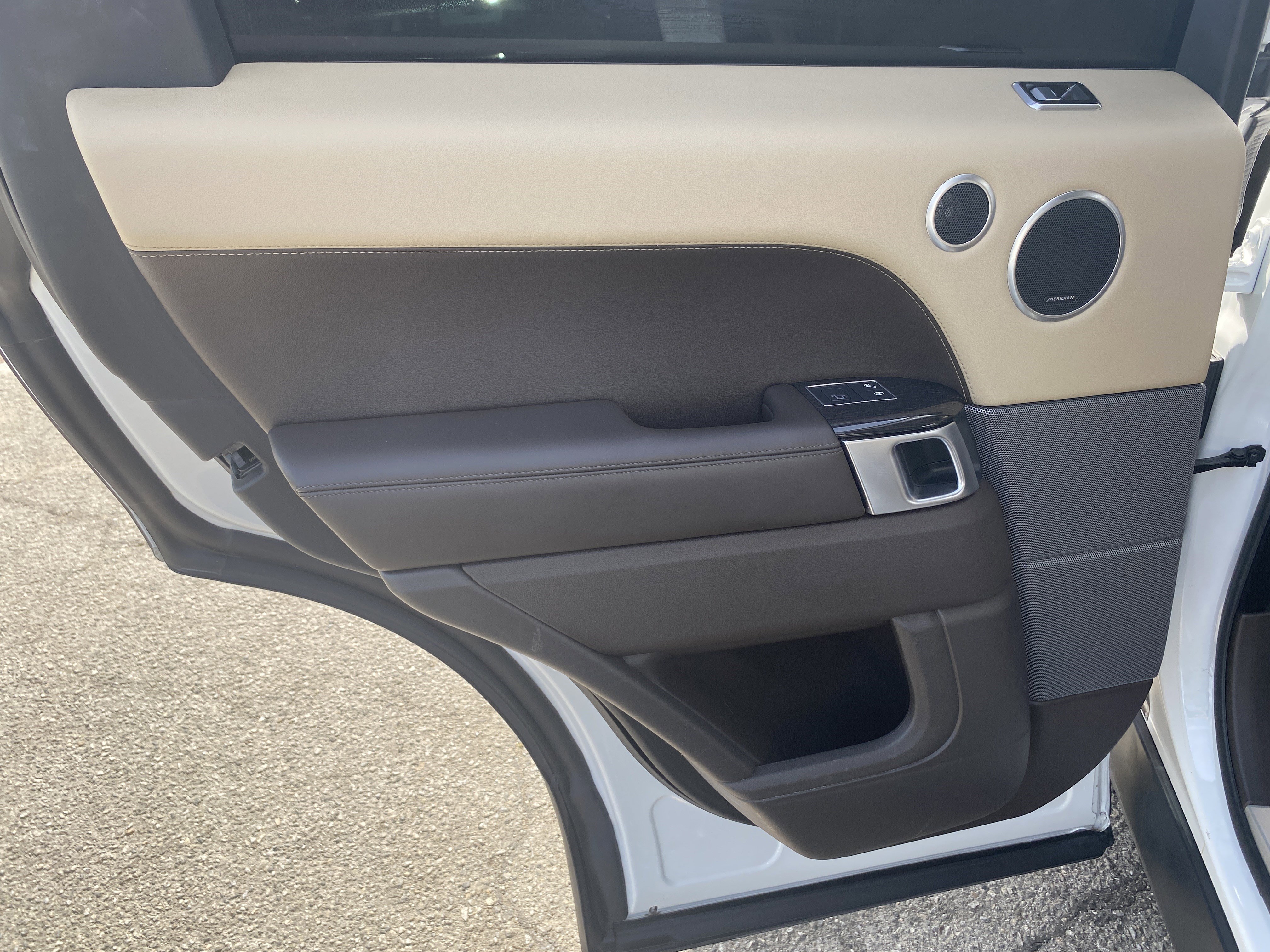 Used 2018 Land Rover Range Rover Sport HSE image 14