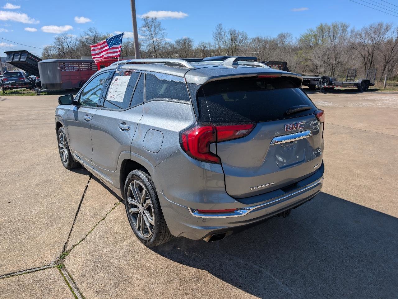 Used 2020 GMC Terrain Denali w/ Denali Premium Package AWD/4WD image 7