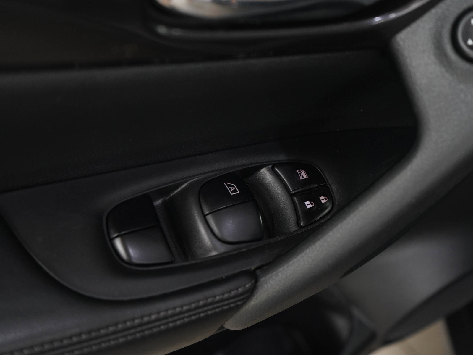 Used 2020 Nissan Rogue SV AWD/4WD image 20