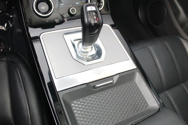 Used 2020 Land Rover Range Rover Evoque SE image 16
