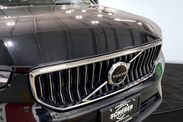 Certified 2023 Volvo XC40 B4 Plus w/ Driver Assist Package FWD image 31