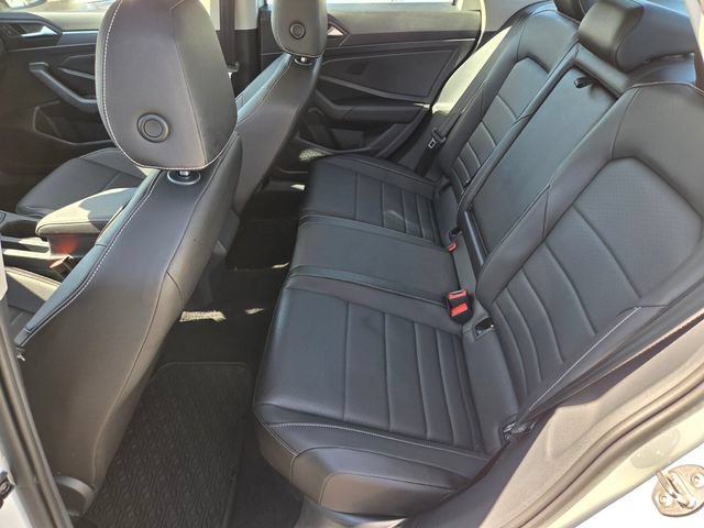 Certified 2023 Volkswagen Jetta SE w/ Panoramic Sunroof Package FWD image 14