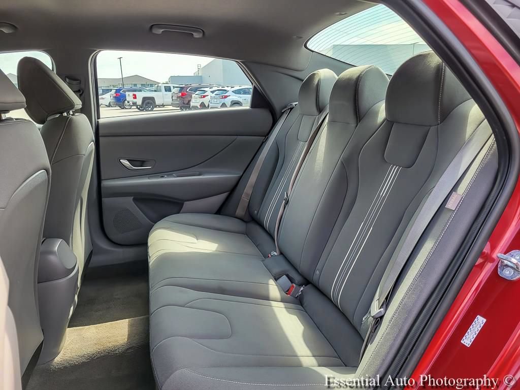 Used 2024 Hyundai Elantra SEL FWD image 10