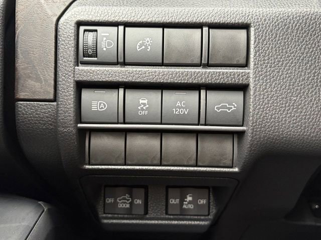 Used 2024 Toyota Tacoma Limited w/ Limited Package (LT) image 5