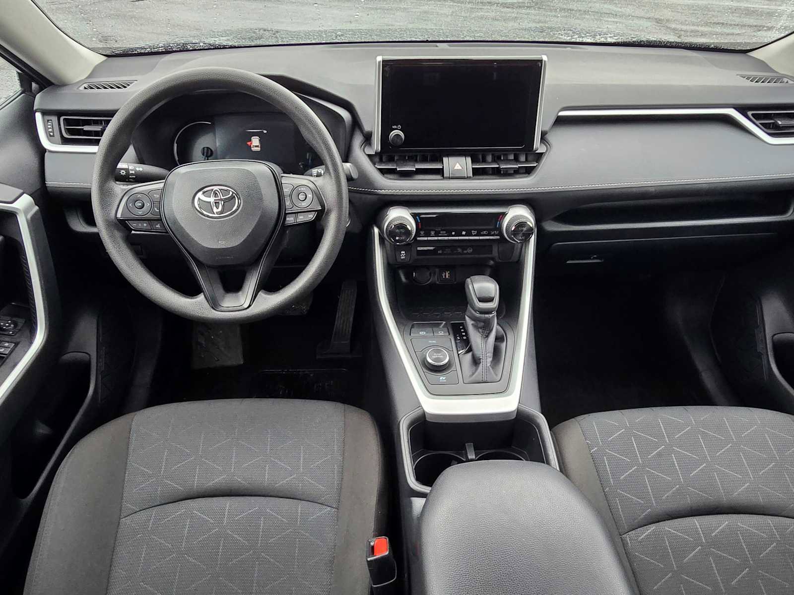 Used 2025 Toyota RAV4 XLE image 20