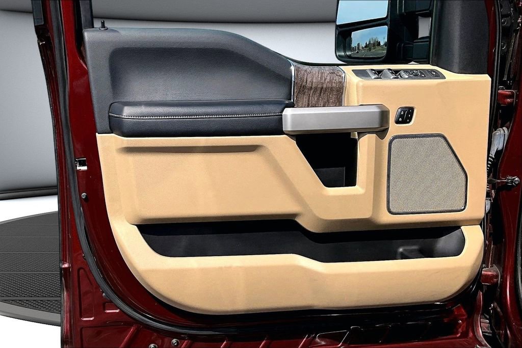 Used 2017 Ford F250 Lariat w/ Chrome Package image 18