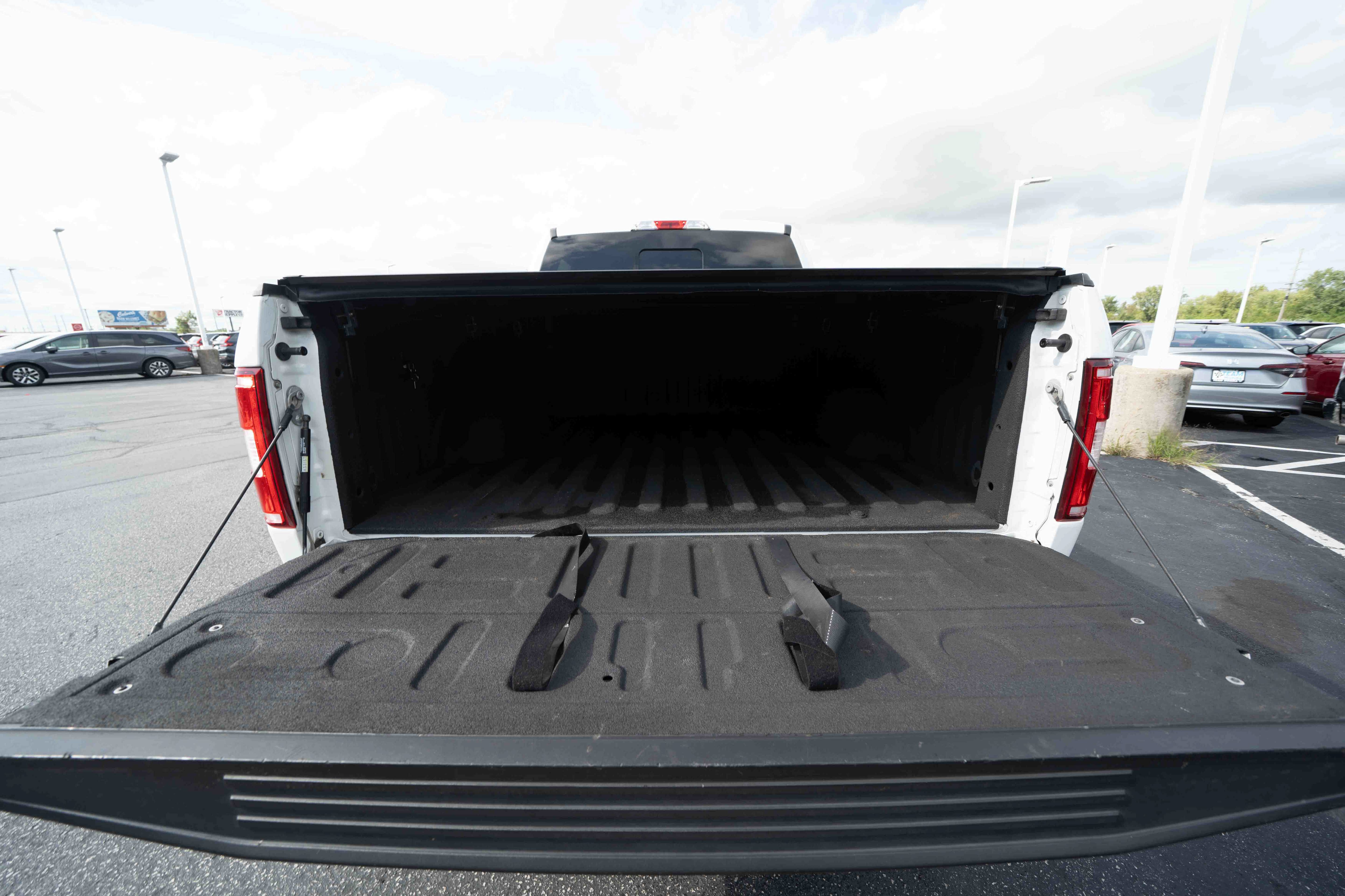 Used 2018 Ford F150 XLT w/ Equipment Group 302A Luxury AWD/4WD image 26