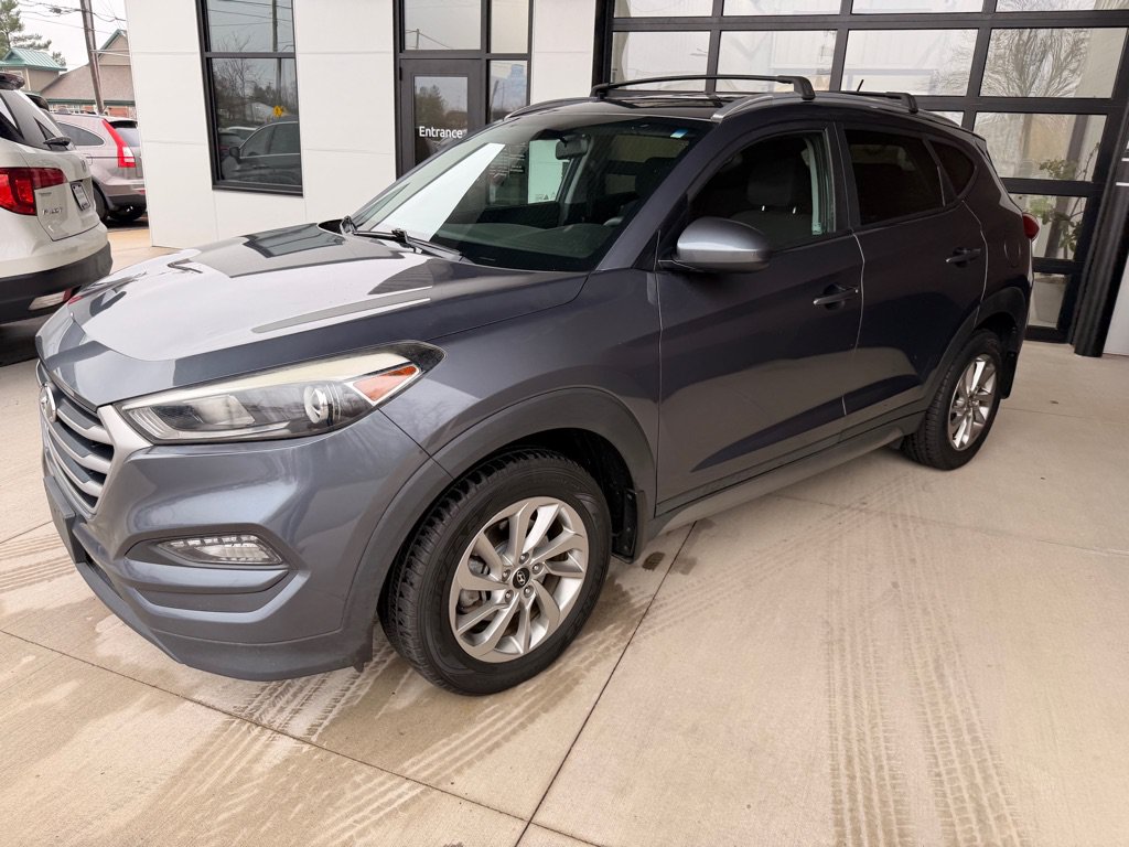 Used 2017 Hyundai Tucson SE w/ SE Popular Package 02 AWD/4WD image 3