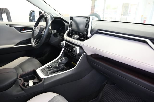 Used 2019 Toyota RAV4 Limited w/ Advanced Technology Package AWD/4WD image 14