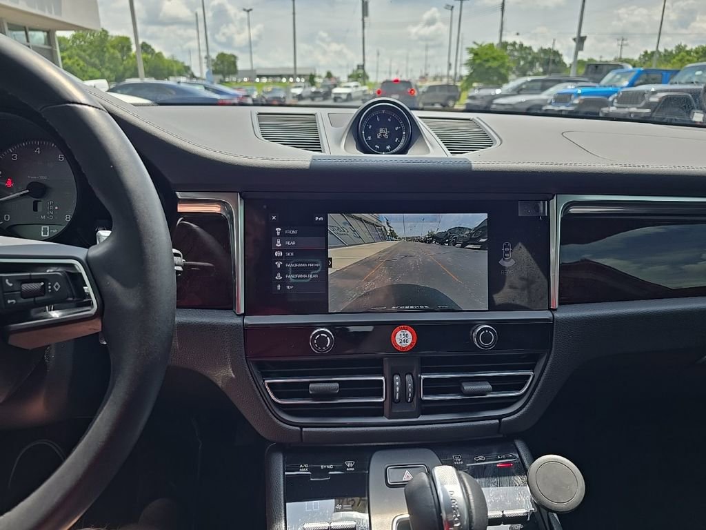Used 2022 Porsche Macan S w/ Premium Package image 20