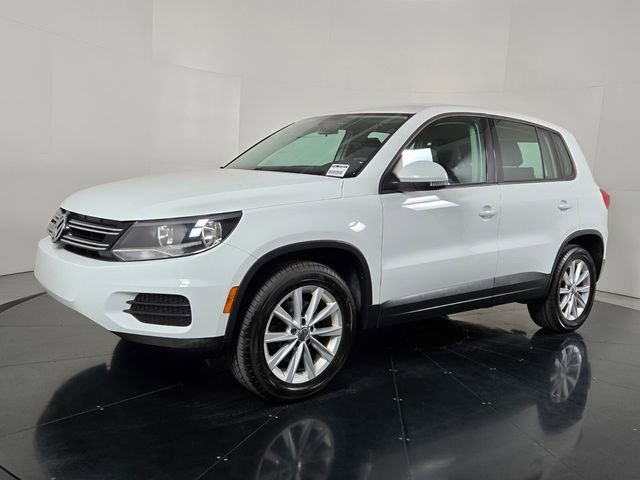 Used 2017 Volkswagen Tiguan S image 2