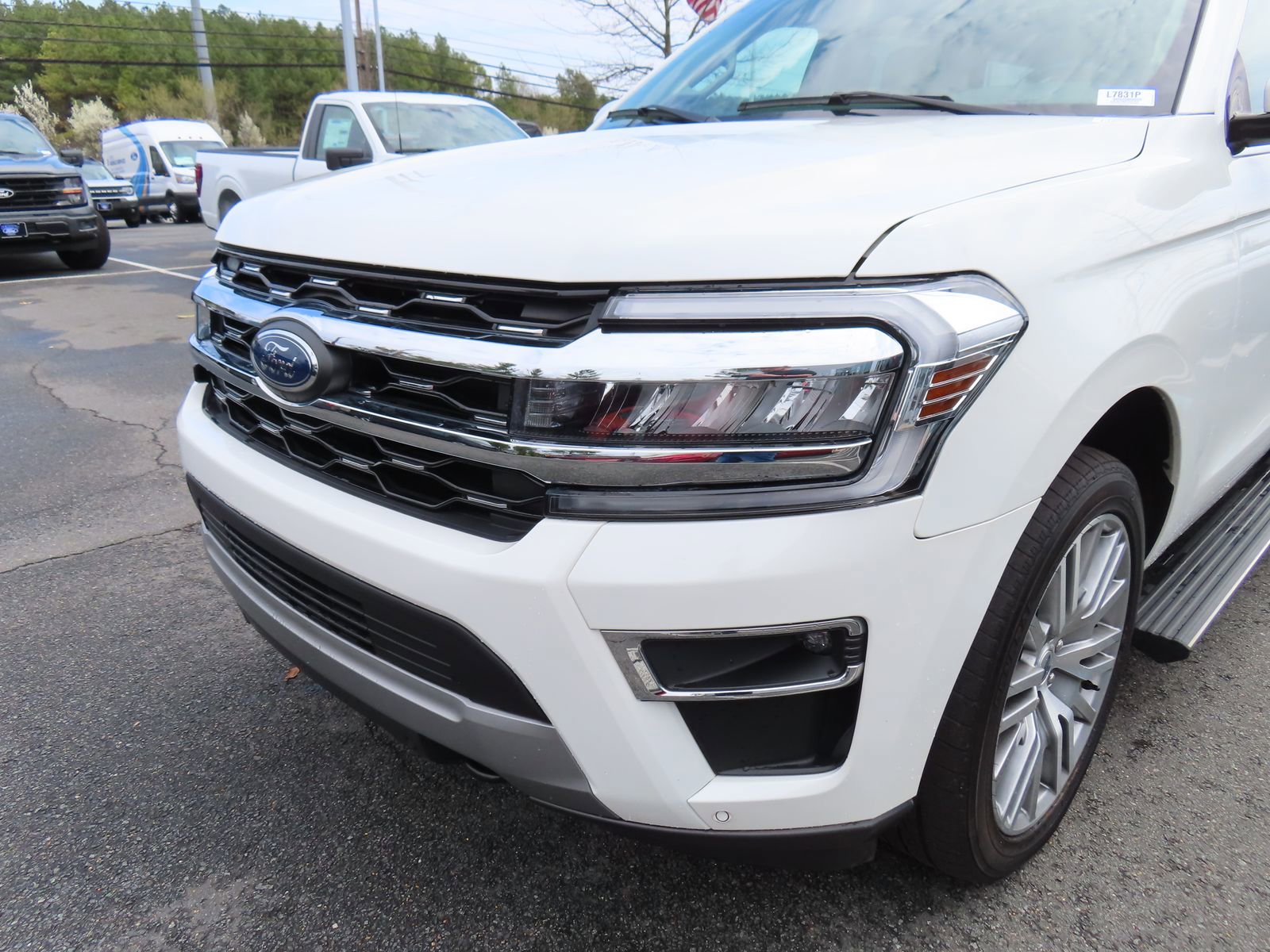 Used 2023 Ford Expedition Max Limited image 8