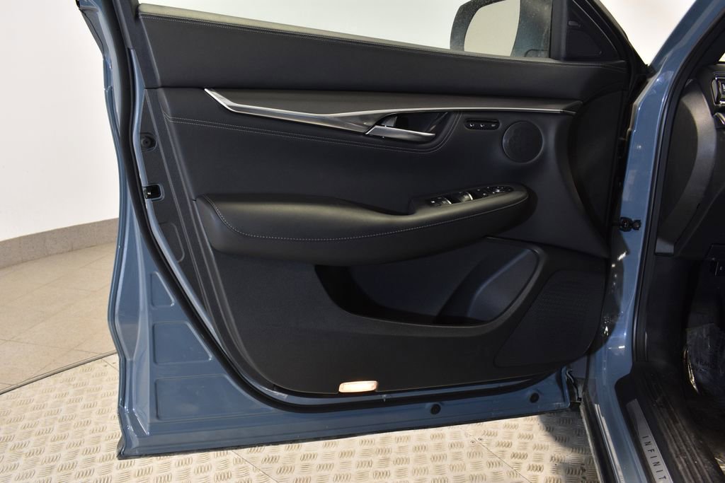 Certified 2025 INFINITI QX55 Luxe w/ Cargo Package image 13