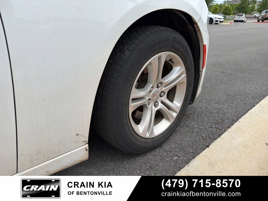 Used 2019 Dodge Charger SXT RWD image 7