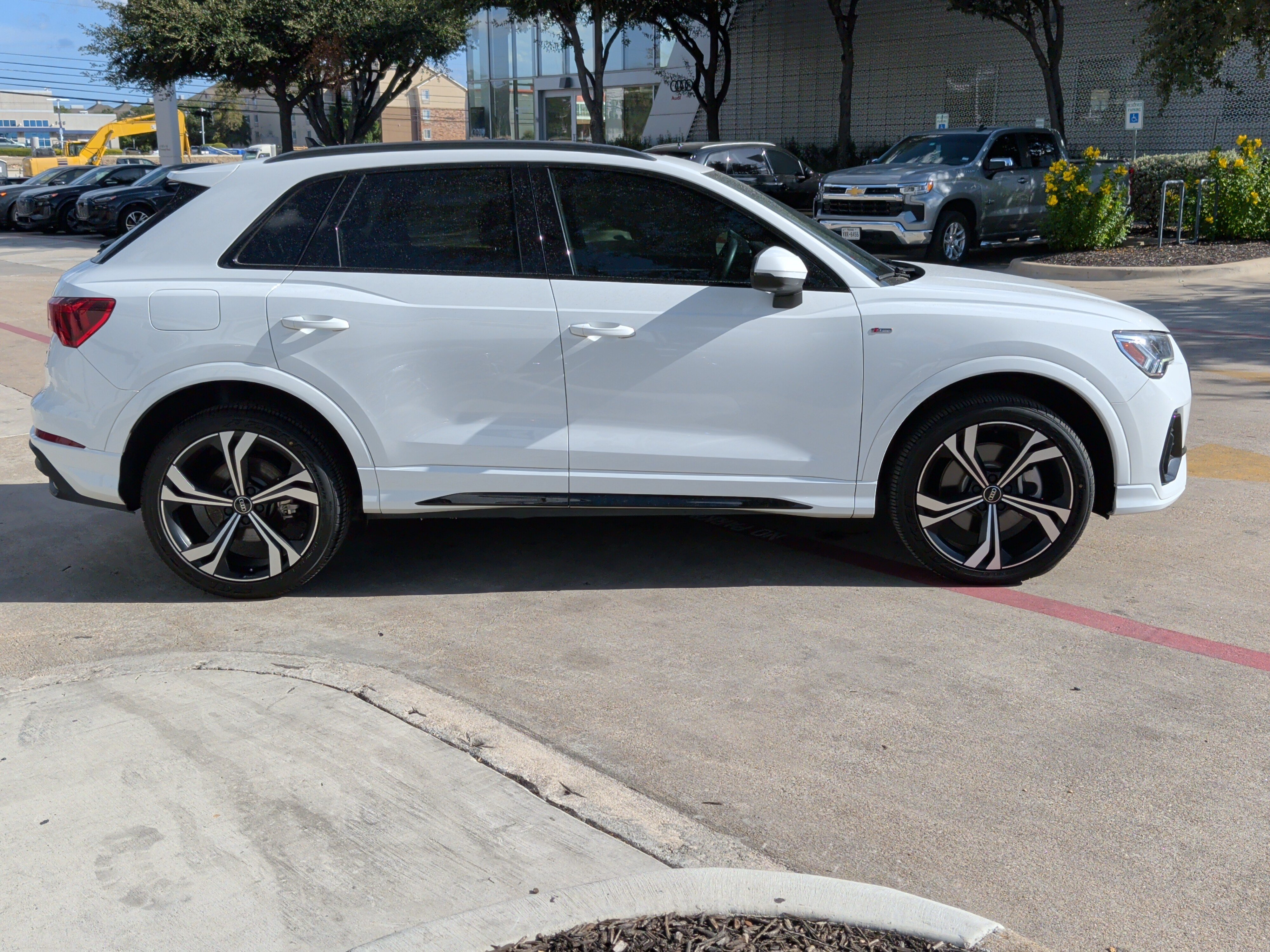 Certified 2024 Audi Q3 2.0T Premium Plus AWD/4WD image 11