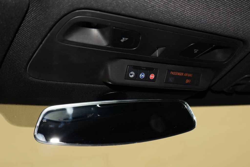 Used 2020 Chevrolet Camaro LS RWD image 17