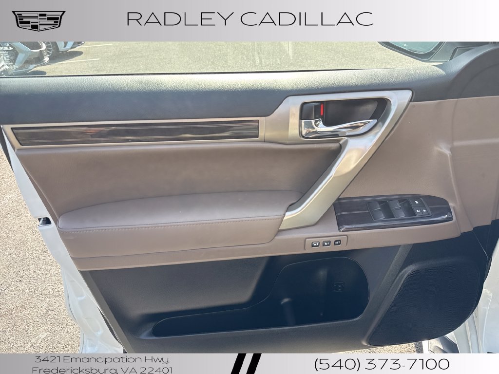 Used 2021 Lexus GX 460 Luxury w/ Accessory Package AWD/4WD image 4