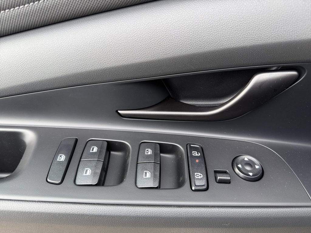 New 2026 Hyundai Elantra Sport FWD image 24