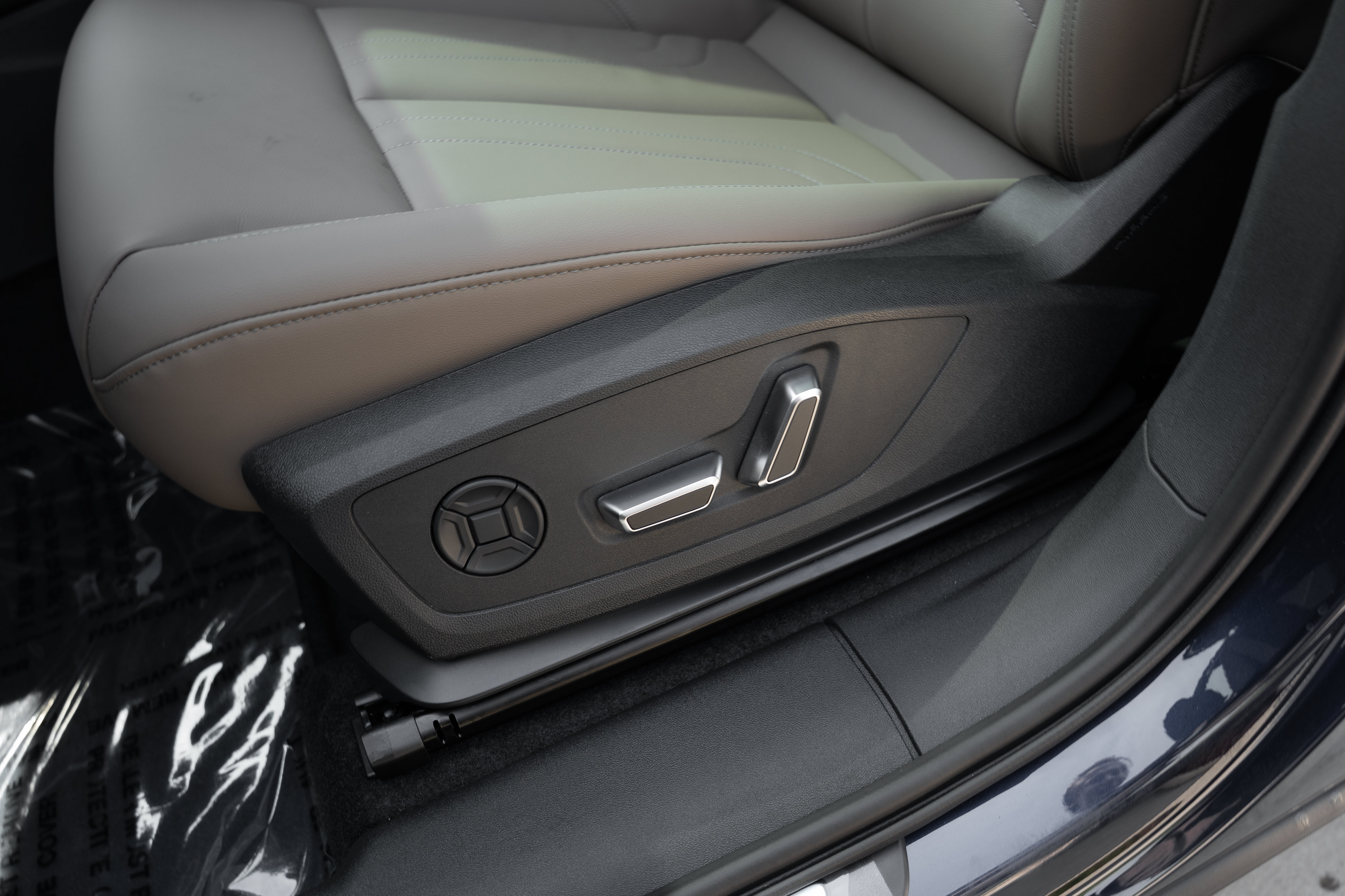 New 2026 Audi Q3 quattro 2.0T AWD/4WD image 17