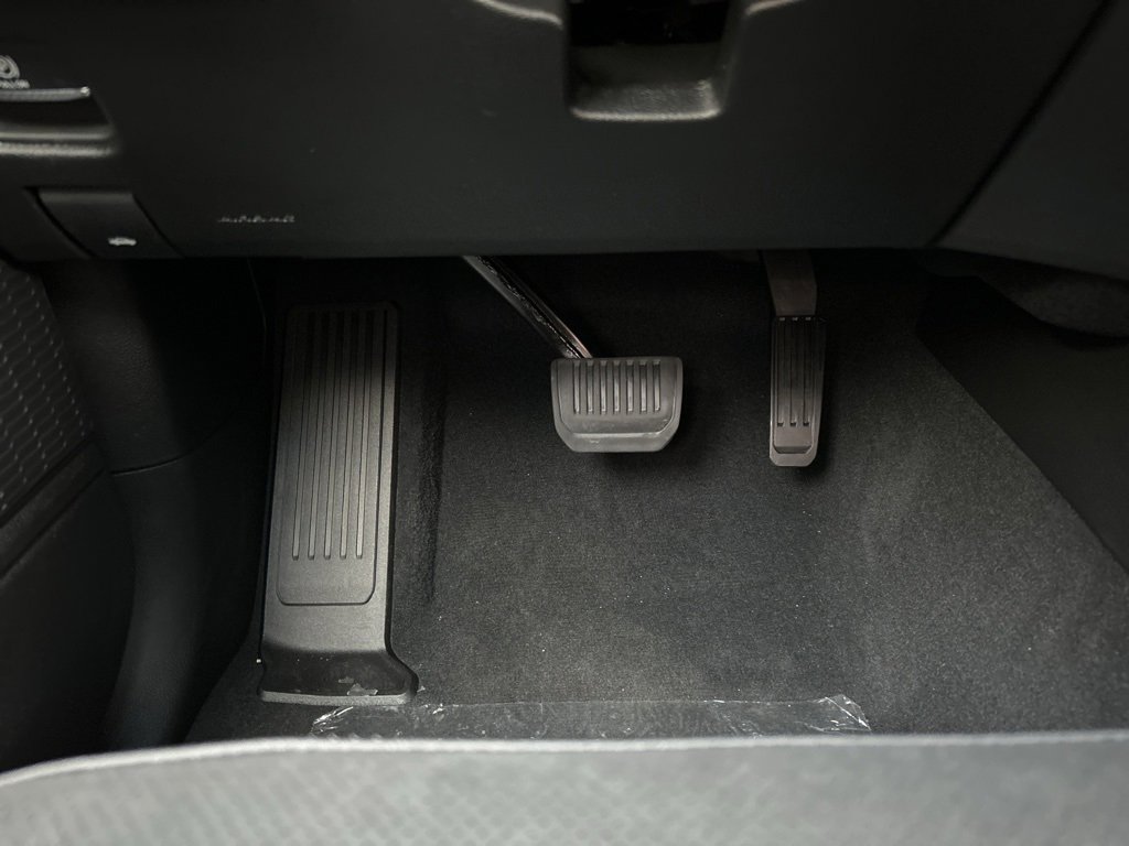 New 2025 Jeep Grand Cherokee Altitude image 15