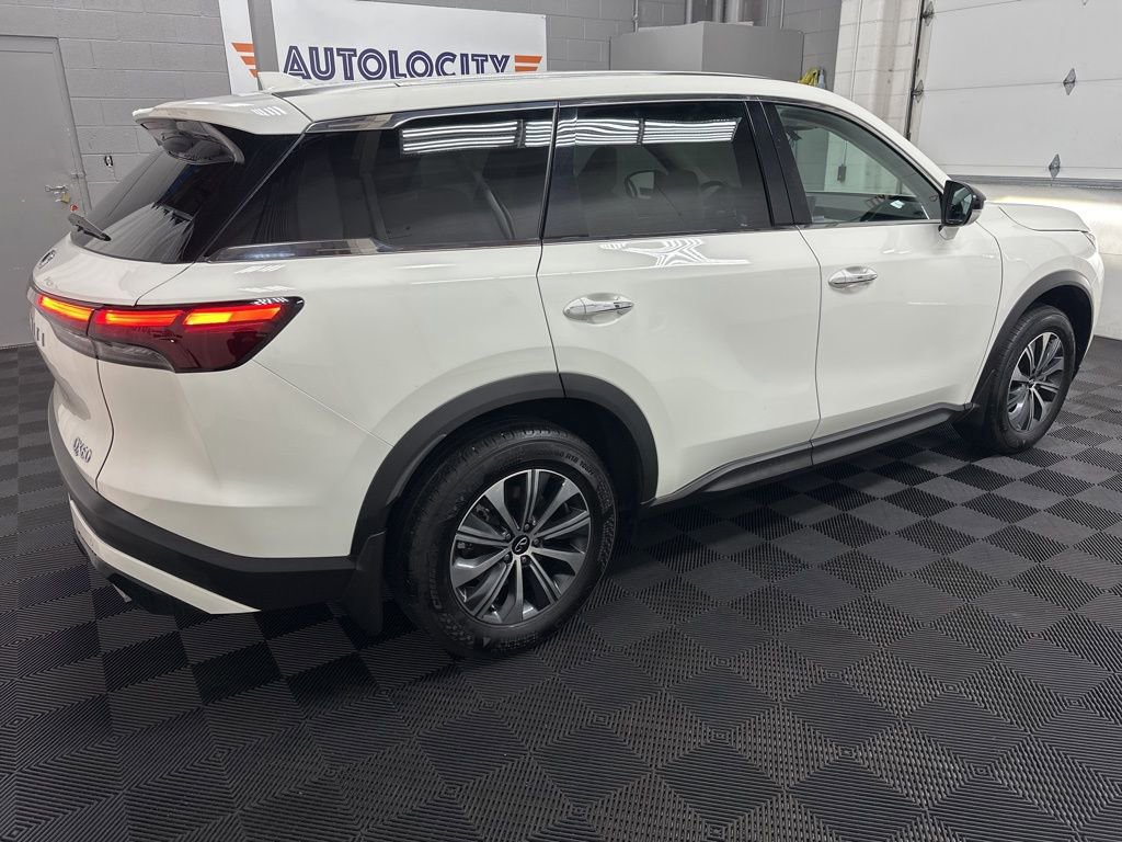 Used 2024 INFINITI QX60 Pure image 11