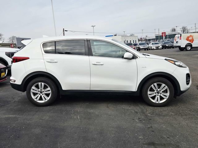 Used 2017 Kia Sportage LX image 2
