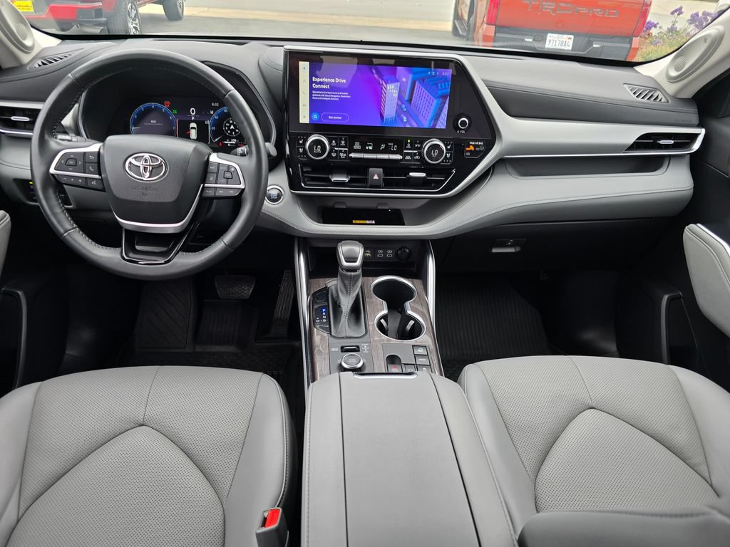 Used 2023 Toyota Highlander Platinum AWD/4WD image 13