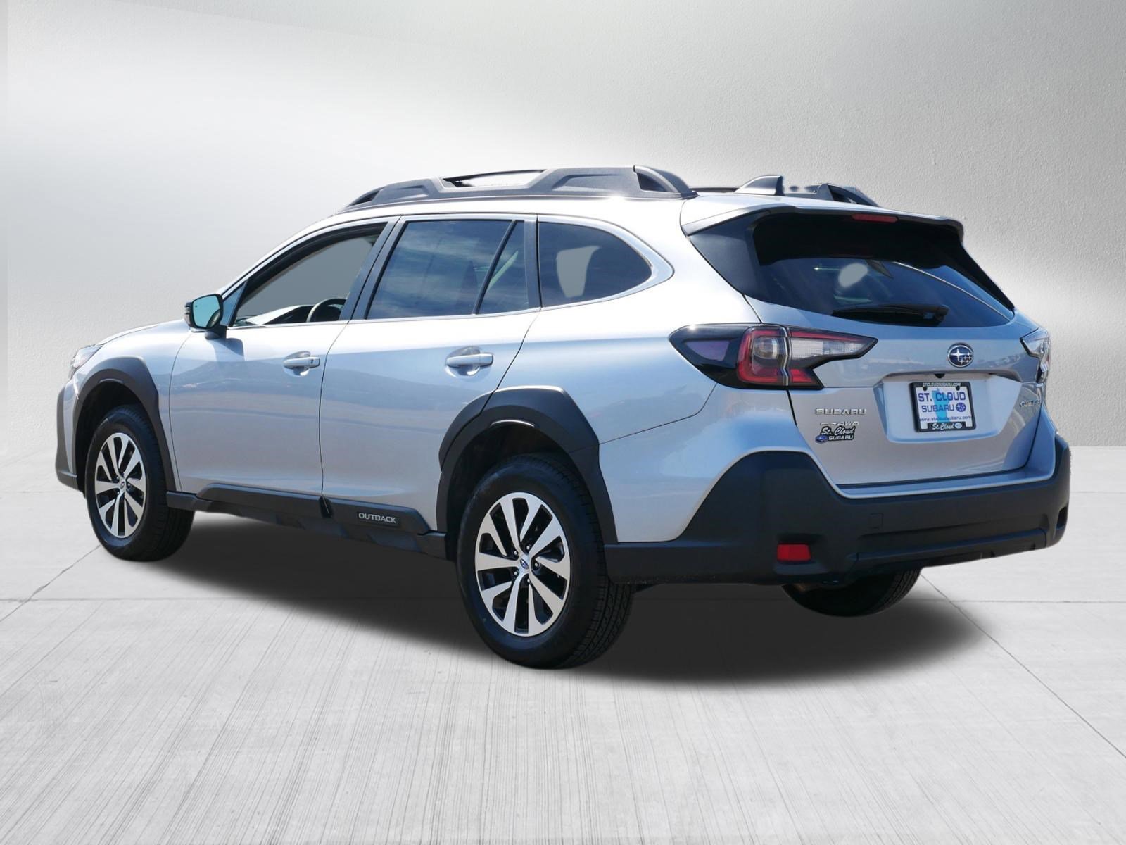 Used 2025 Subaru Outback Premium image 5