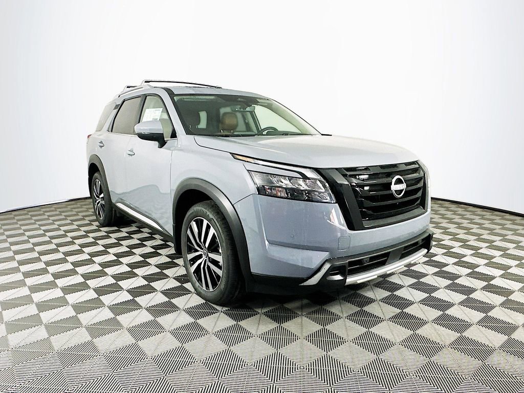 New 2025 Nissan Pathfinder Platinum w/ Black Appearance Package image 3