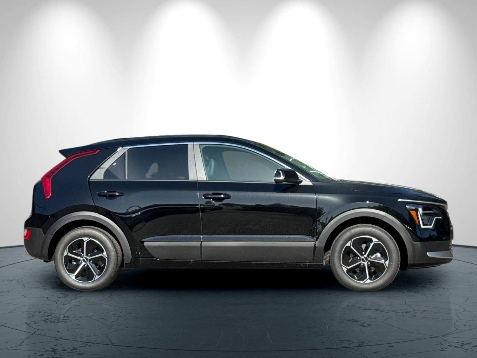 New 2026 Kia Niro EX FWD image 3