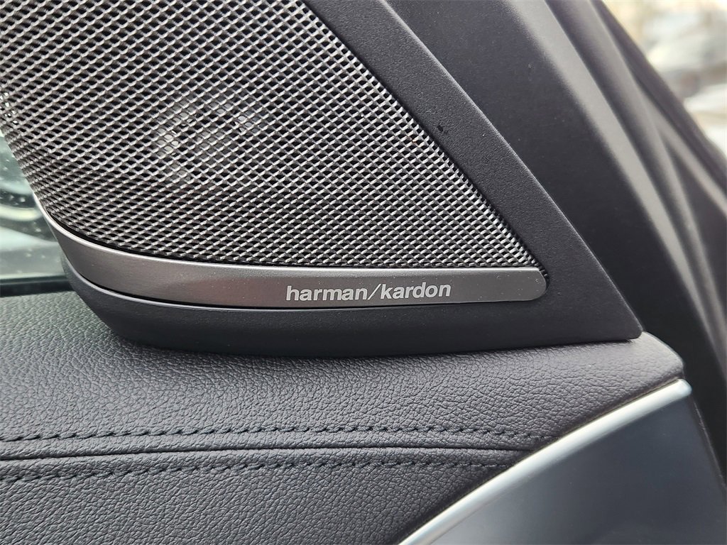 Used 2020 BMW M550i xDrive w/ Executive Package image 29