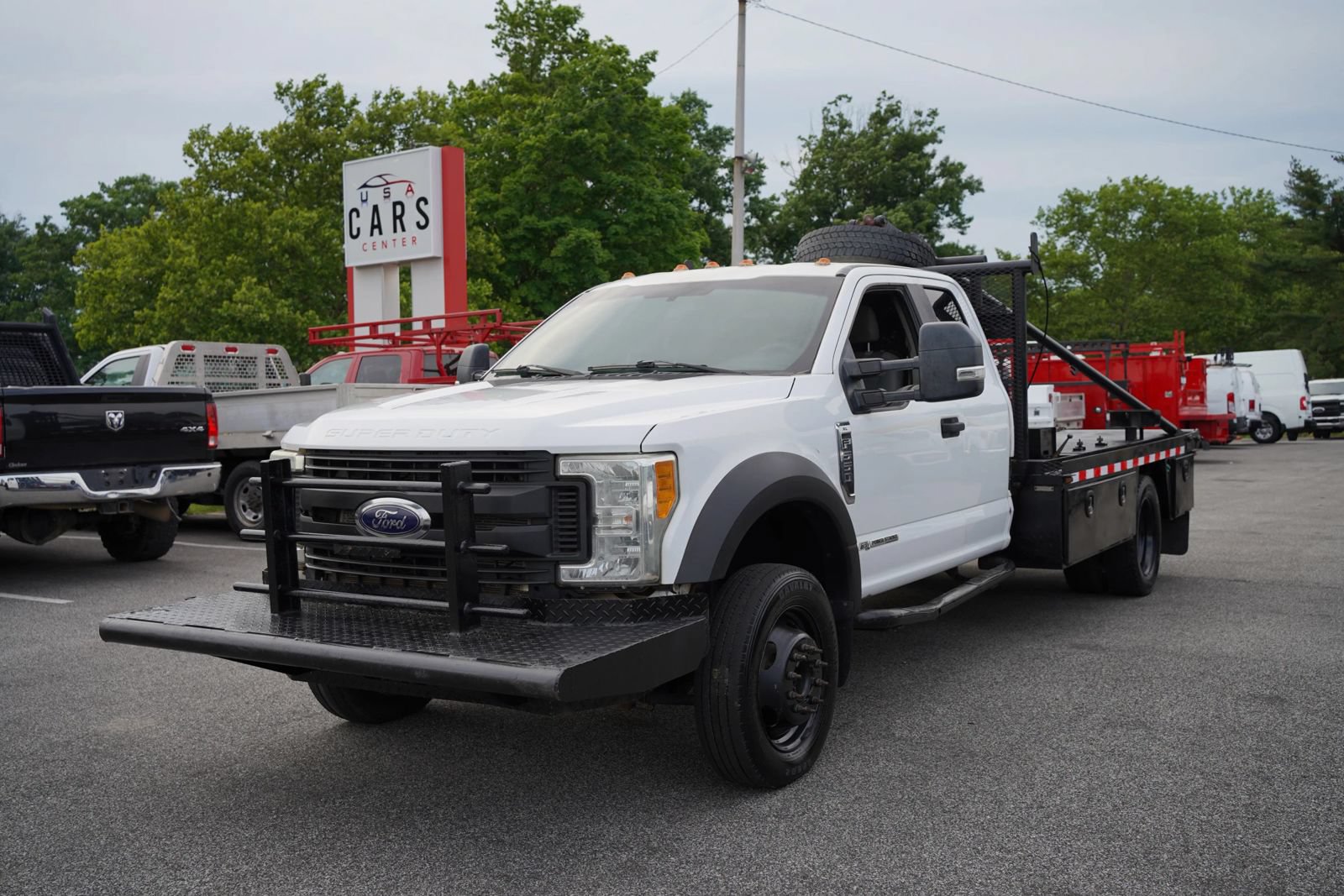 Used 2017 Ford F550 4x4 SuperCab Super Duty image 3