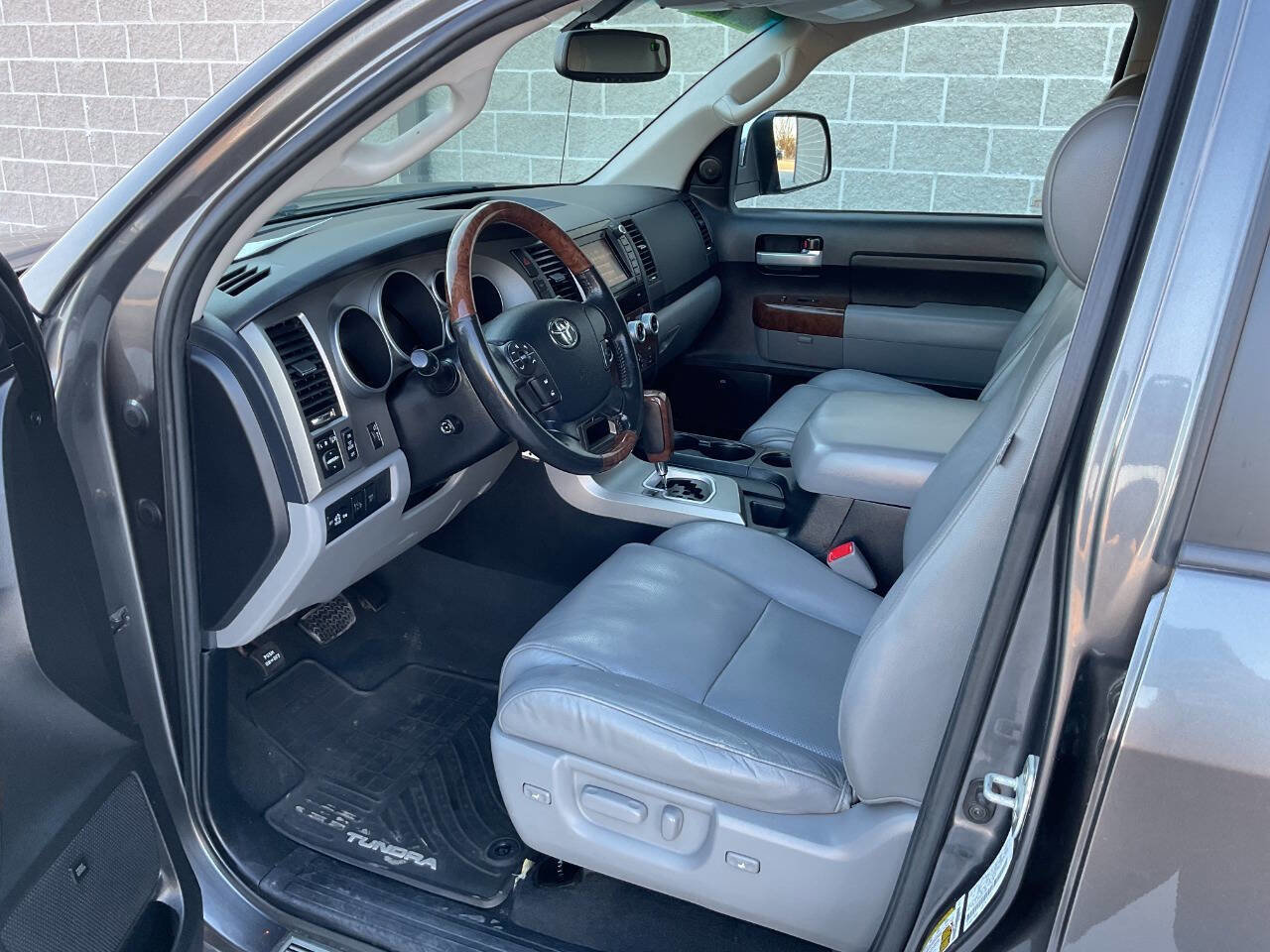 Used 2013 Toyota Tundra Platinum image 14