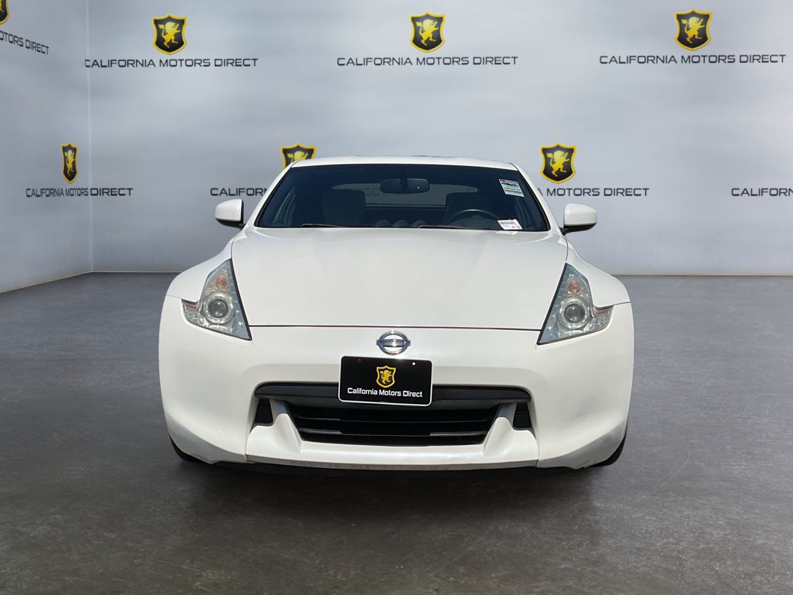 Used 2009 Nissan 370Z Touring RWD image 2