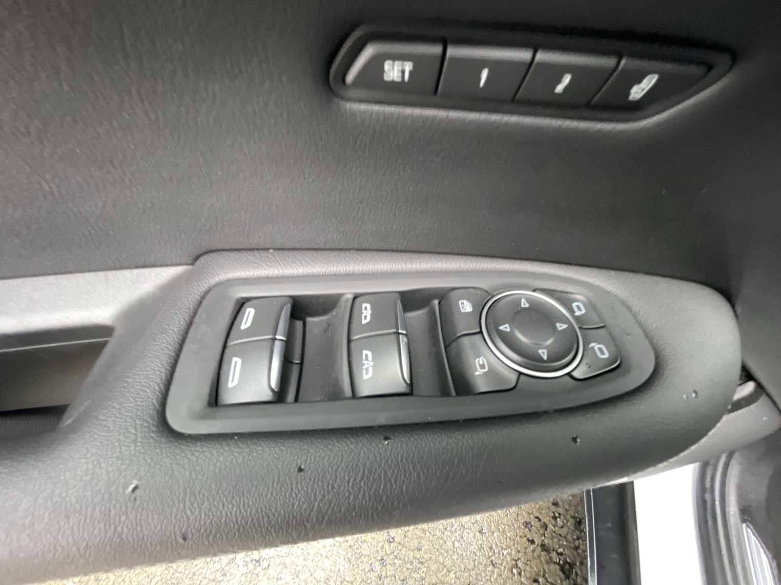 Used 2025 Cadillac XT5 Premium Luxury image 24