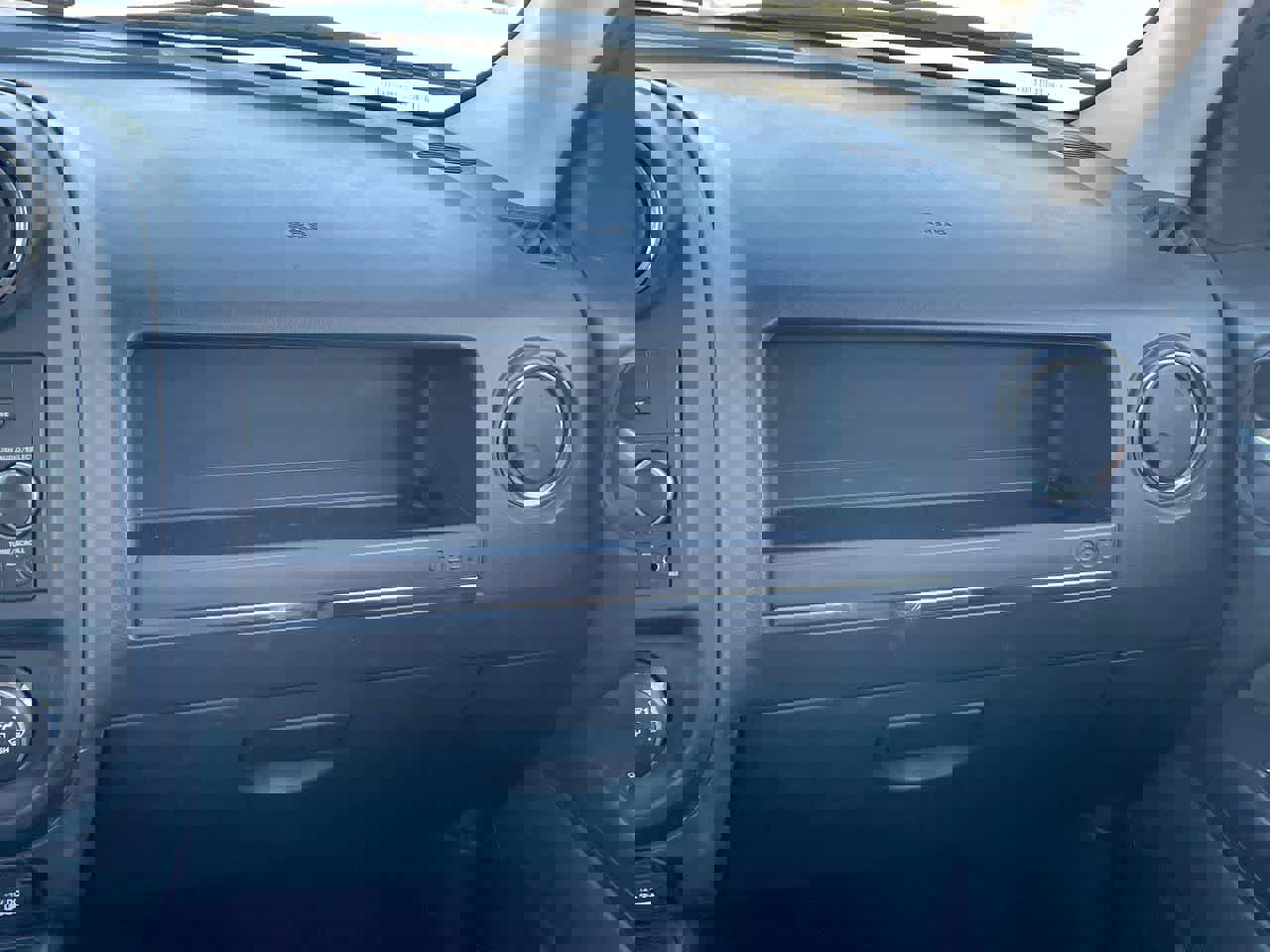 Used 2015 Jeep Patriot High Altitude image 16