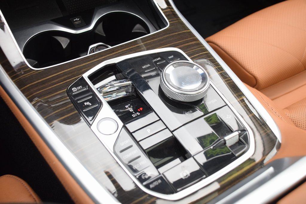 Used 2023 BMW X7 xDrive40i w/ Parking Assistance Package image 30