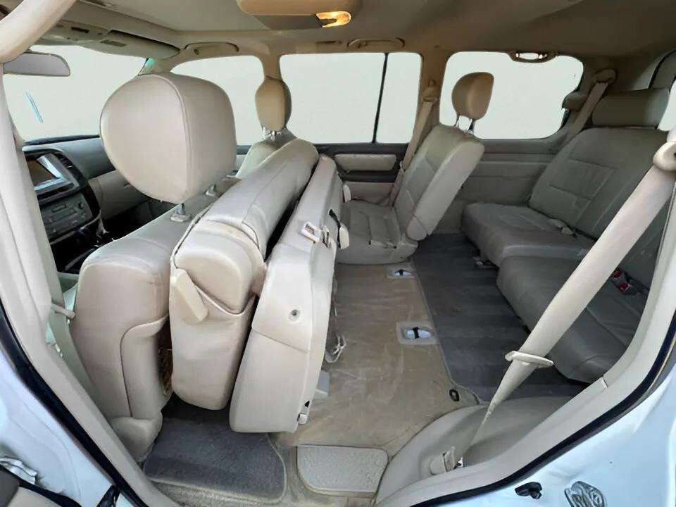 Used 2004 Toyota Land Cruiser image 18