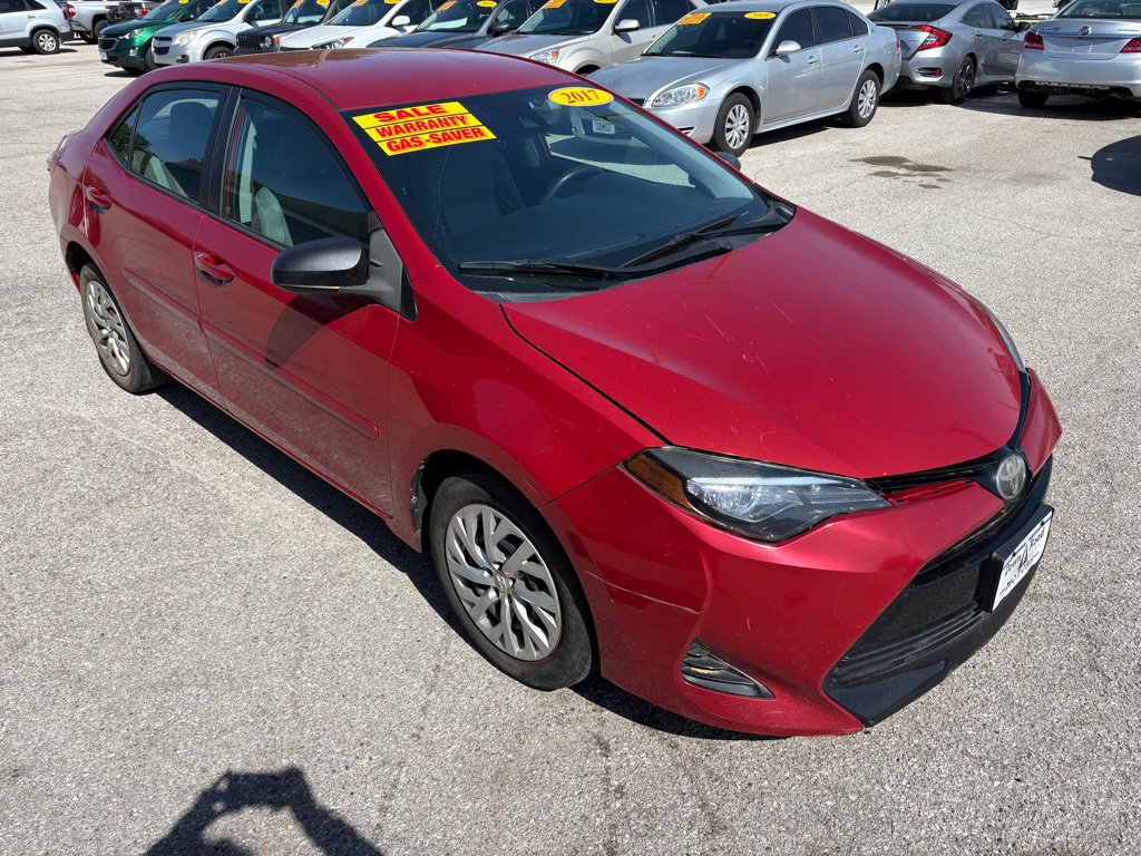 Used 2017 Toyota Corolla LE FWD video 1