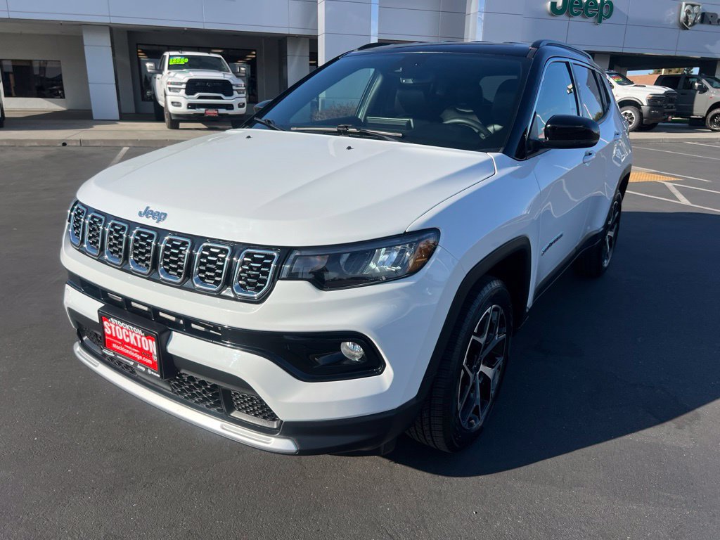Used 2025 Jeep Compass Limited AWD/4WD image 4