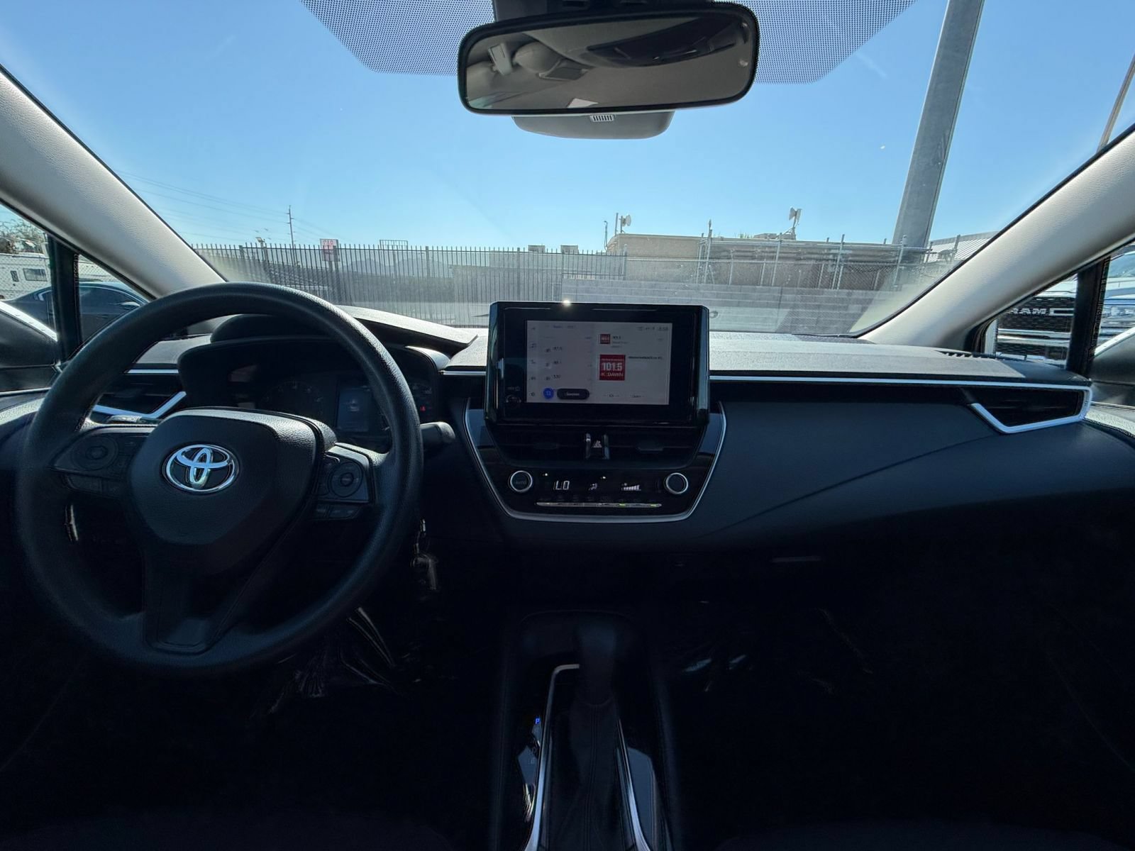 Used 2025 Toyota Corolla LE FWD image 31