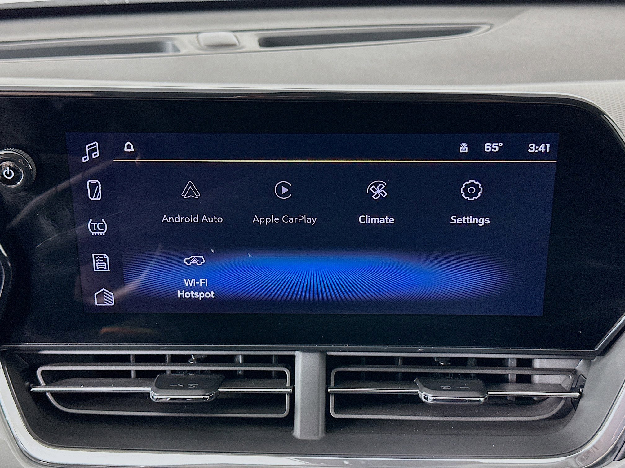 Used 2025 Chevrolet Trax LT FWD image 21