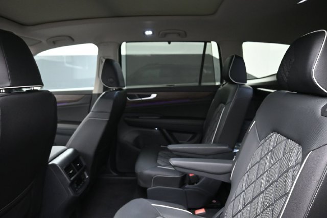 New 2026 Volkswagen Atlas SEL Premium R-Line AWD/4WD image 18