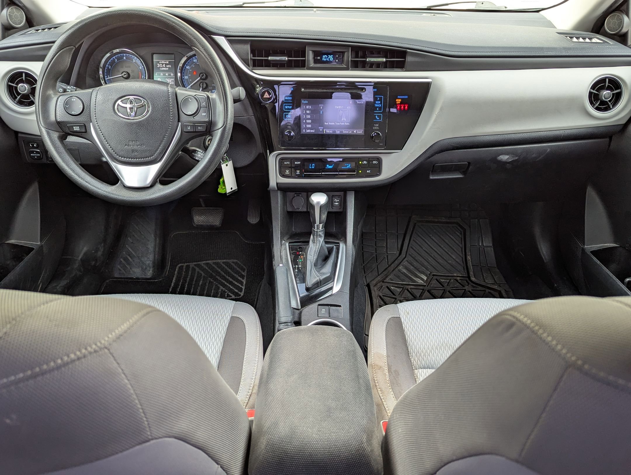 Used 2018 Toyota Corolla L image 16