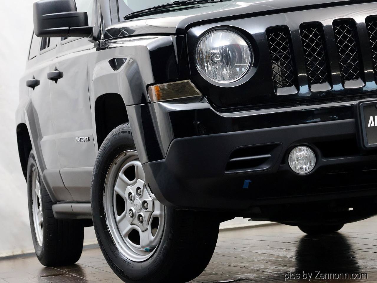 Used 2017 Jeep Patriot Sport FWD image 4