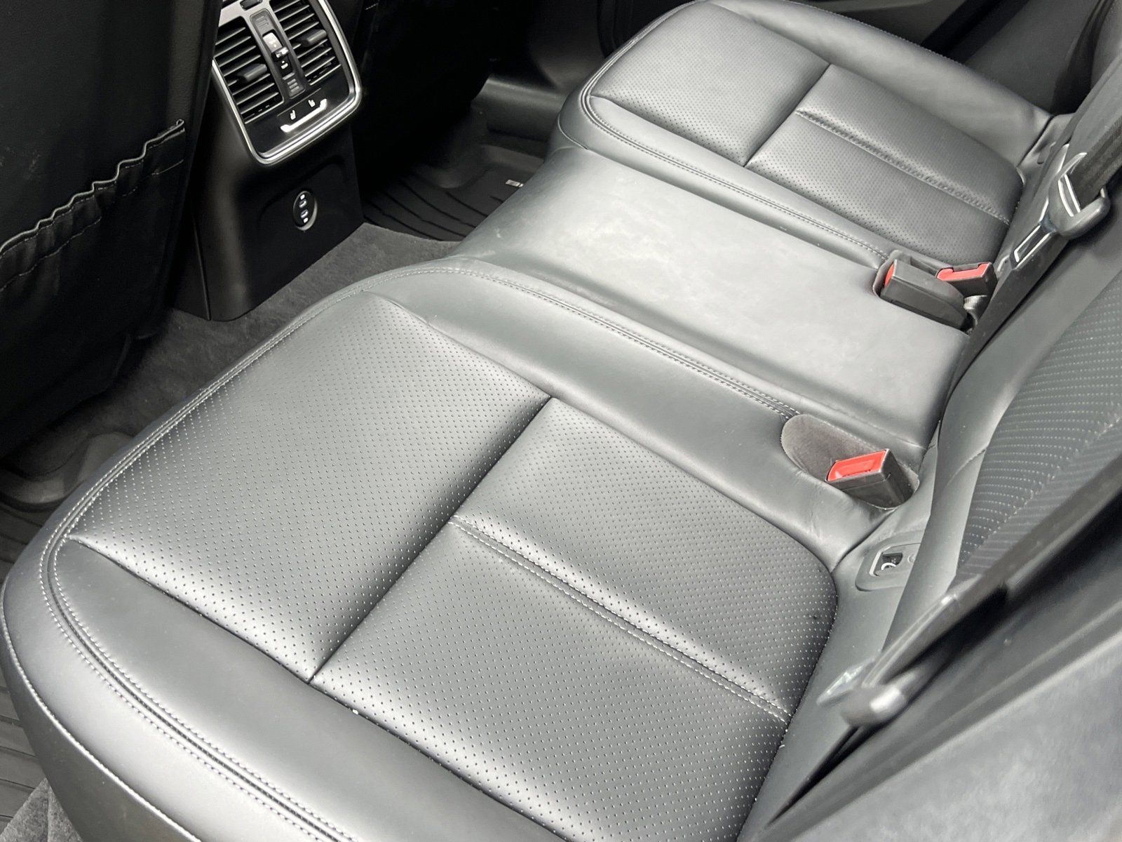 Certified 2025 Porsche Macan image 18