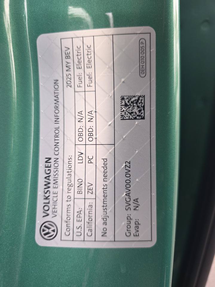 Used 2025 Volkswagen ID. Buzz Pro S Plus RWD image 27