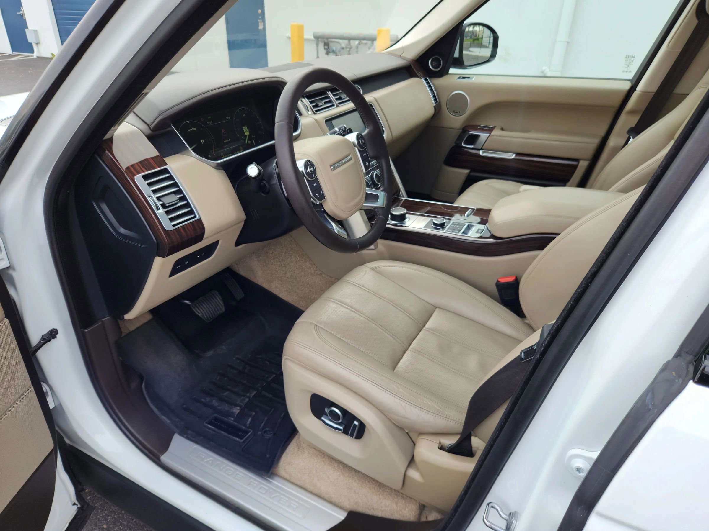 Used 2016 Land Rover Range Rover HSE AWD/4WD image 7